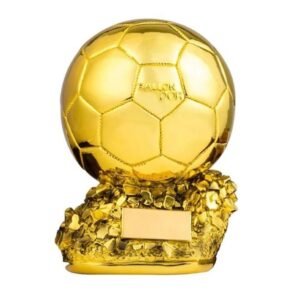 مجسم جائزة الكرة الذهبية