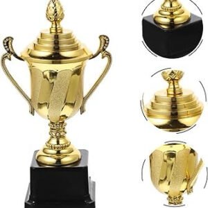 كأس بلاستيك تكريمي ذهبي بغطاء 22 سم